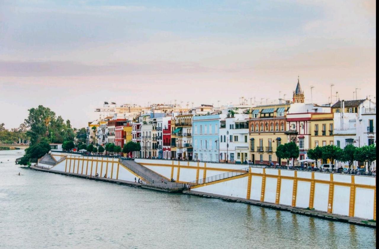 Sevilla Triana Luaran gambar